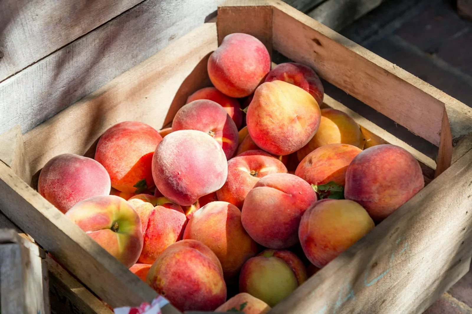pêches pochées à la verveine